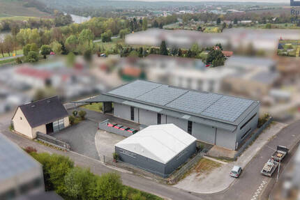 Große Gewerbefläche mit LagerMontage Hallen