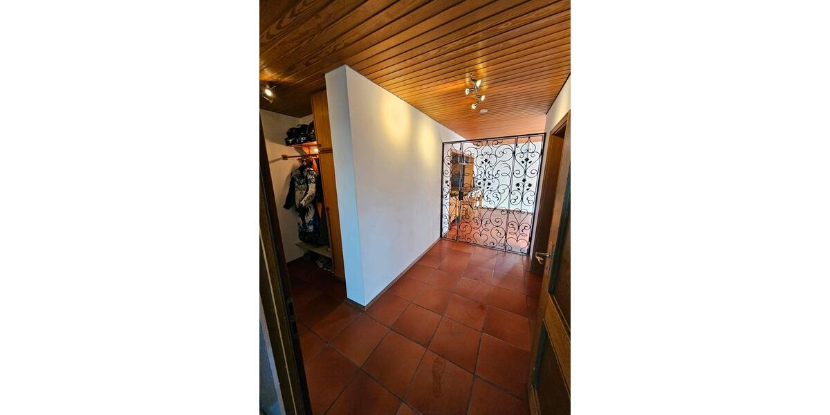 Einfamilienhaus Würzburg Heuchelhof - 7 Zimmer, 259 m&sup2;, 630.000&euro; | Angebot:25855005