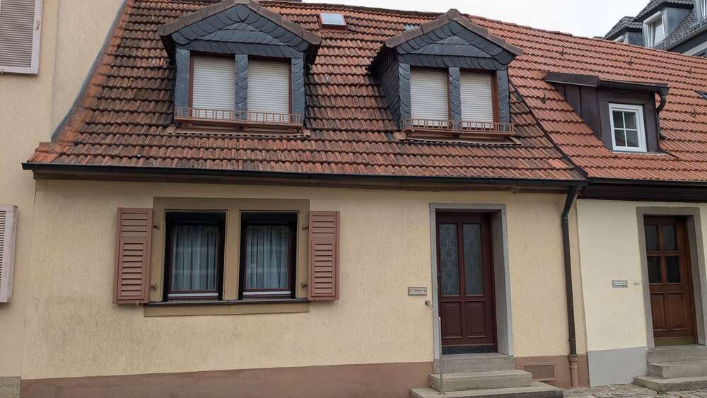 Haus zum Kaufen in Kitzingen 239.000 € 125 m² 4 zimmer