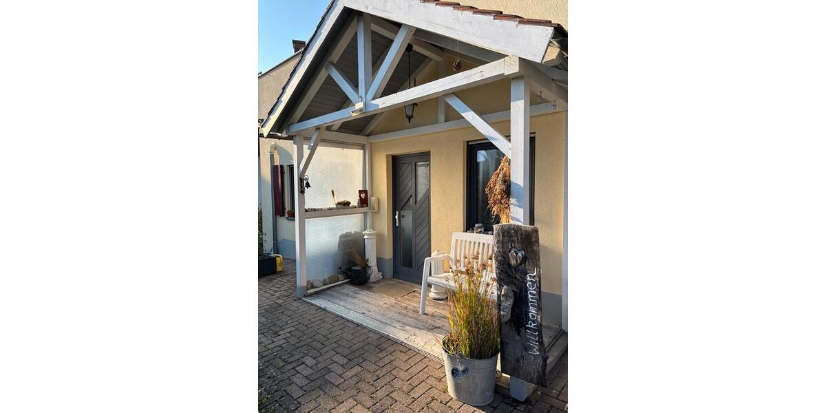 Erdgeschoßwohnung Neubrunn - 3 Zimmer, 120 m&sup2;, 1.500&euro; | Angebot:26444222
