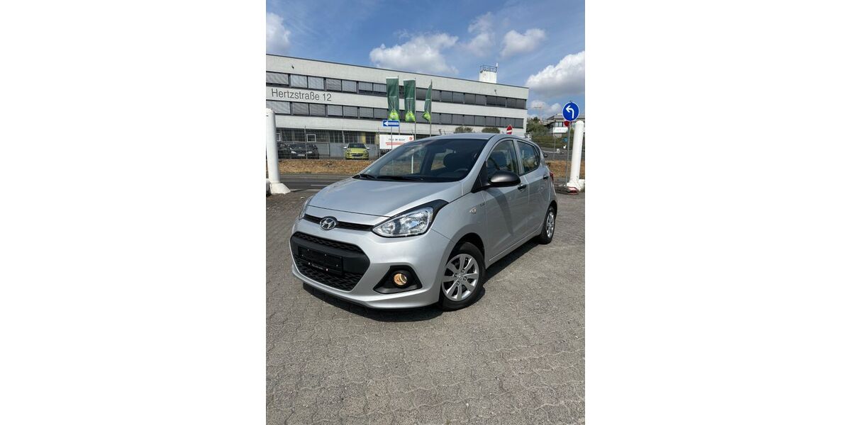 Hyundai i10 15.735 km 7.590 &euro; Würzburg 97076