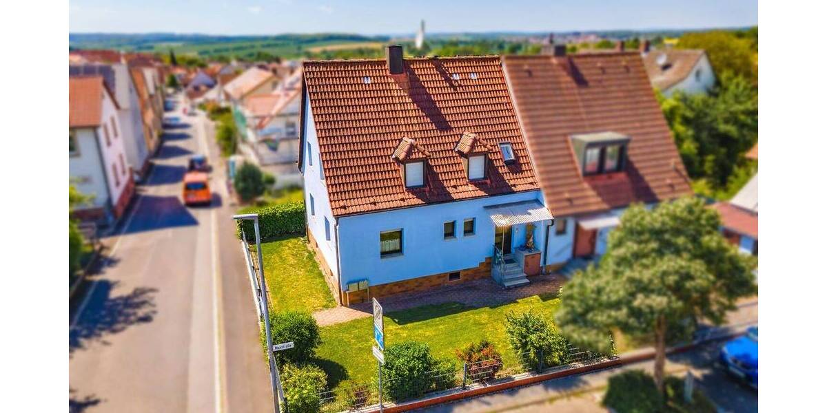 Einfamilienhaus Waldbüttelbrunn - 8 Zimmer, 189 m&sup2;, 509.000&euro; | Angebot:26824791
