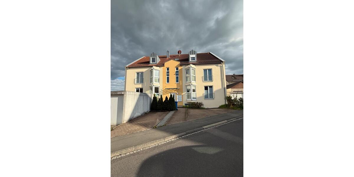 Dachgeschoßwohnung Kist - 4 Zimmer, 81 m&sup2;, 310.000&euro; | Angebot:26263186