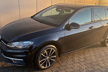 VW Golf 129.300 km 14.950 &euro; Waldbüttelbrunn 97297