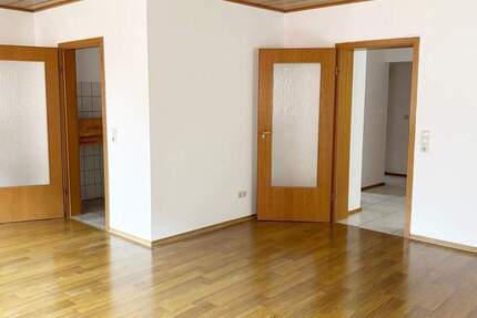 Wohnung Dettelbach - 3 Zimmer, 98 m&sup2;, 950&euro; | Angebot:24637215