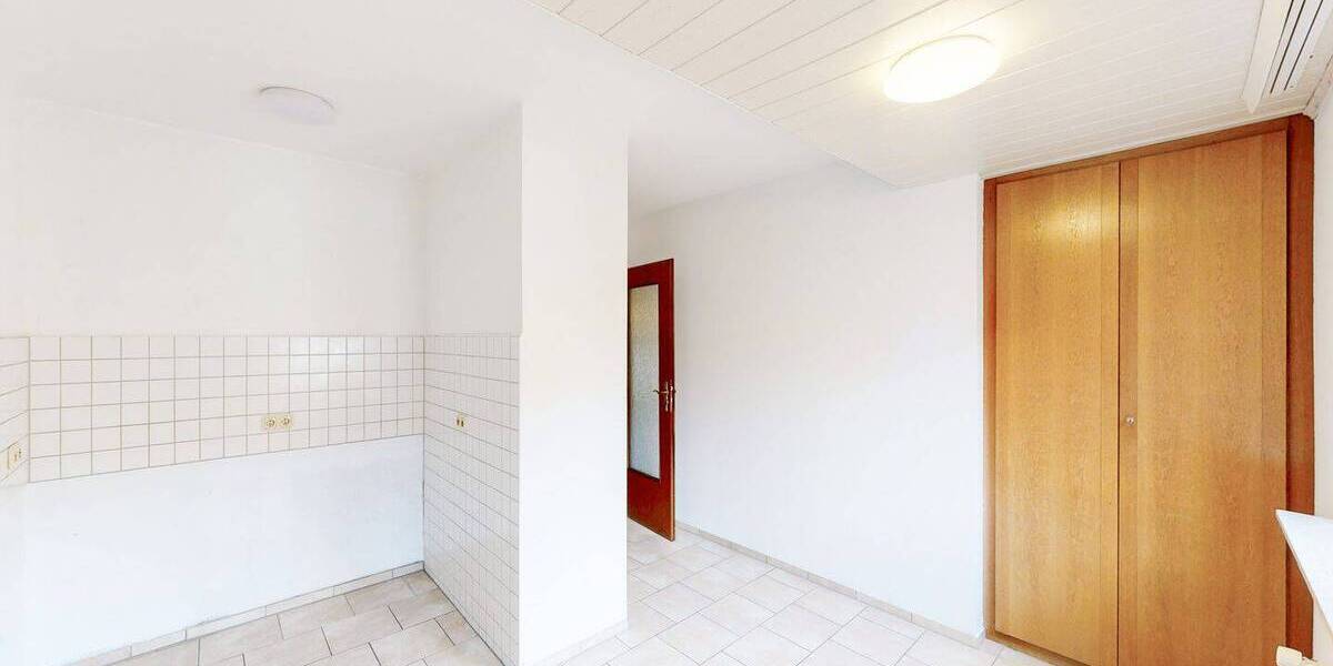 Mehrfamilienhaus, Wohnhaus Winterhausen - 6 Zimmer, 171 m&sup2;, 390.000&euro; | Angebot:25997015