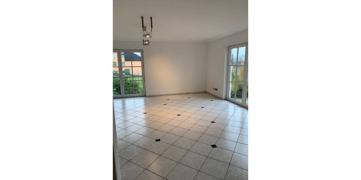 Etagenwohnung Sommerhausen - 3 Zimmer, 88 m&sup2;, 870&euro; | Angebot:26826822