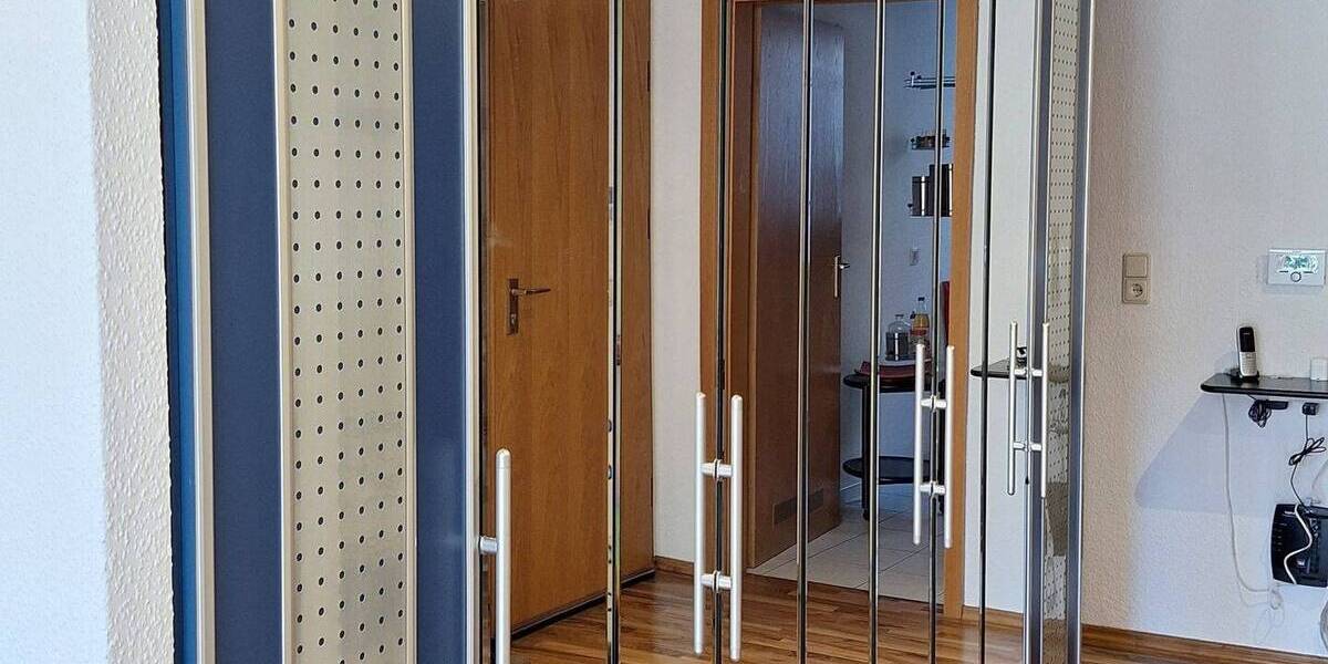 2 Zimmer Stadtwohnung im Zentrum von Kitzingen in der Kaiserstr.Absolut ruhig und sonnig mit Balkon :-) Nur 2 Min.fußläufig zur Fußgängerzone und Main 2 zimmer