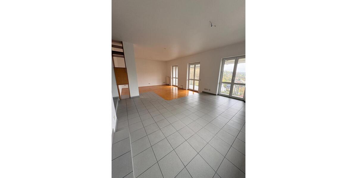 Maisonettenwohnung Würzburg Dürrbachau - 4 Zimmer, 134 m&sup2;, 1.650&euro; | Angebot:26256521