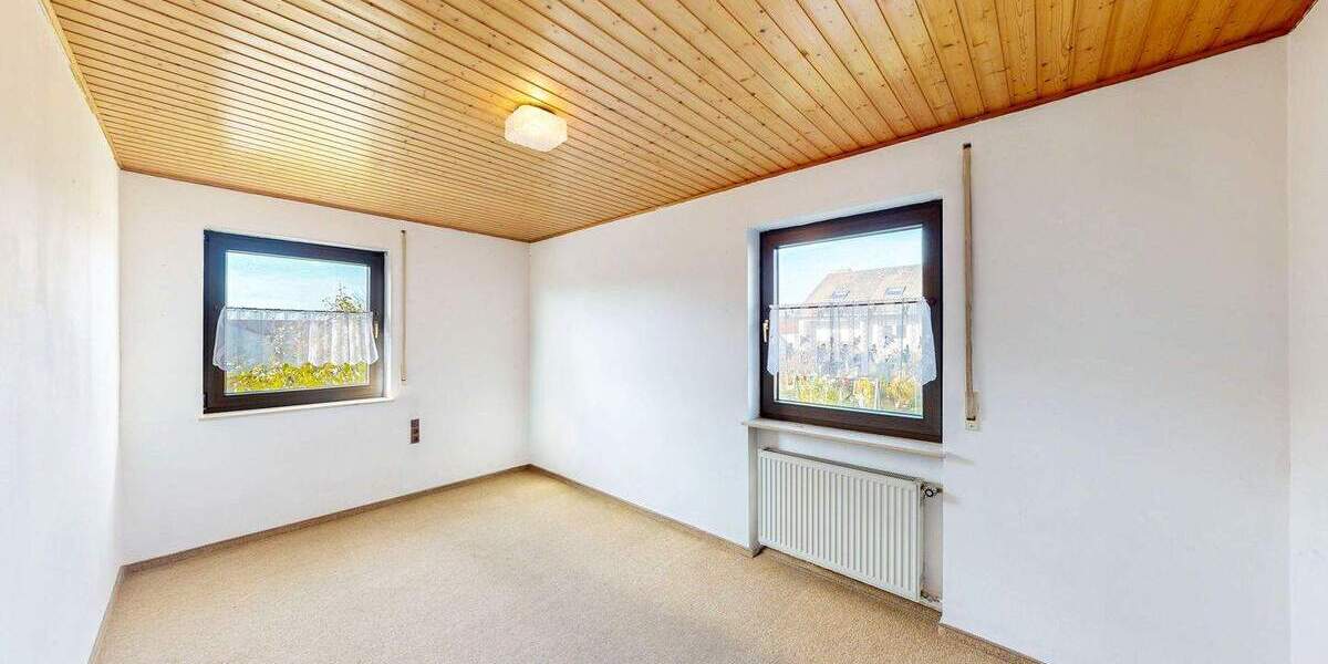 Mehrfamilienhaus, Wohnhaus Waldbüttelbrunn - 7 Zimmer, 164 m&sup2;, 380.000&euro; | Angebot:26016142