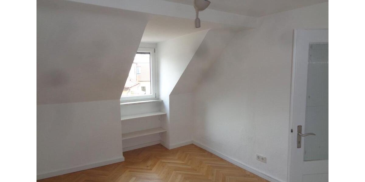 Dachgeschoßwohnung Würzburg Sanderau - 3 Zimmer, 61 m&sup2;, 600&euro; | Angebot:25988938