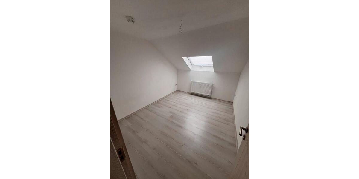 Dachgeschoßwohnung Tauberbischofsheim - 3 Zimmer, 87 m&sup2;, 1.100&euro; | Angebot:25636983