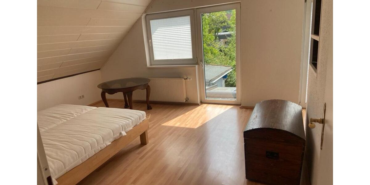 Etagenwohnung Würzburg Heuchelhof - 4 Zimmer, 100 m&sup2;, 1.400&euro; | Angebot:26233579