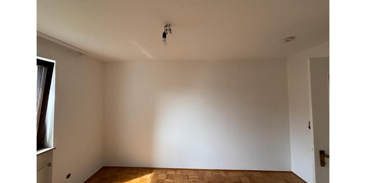 Etagenwohnung Höchberg - 3.5 Zimmer, 81 m&sup2;, 1.250&euro; | Angebot:26155361