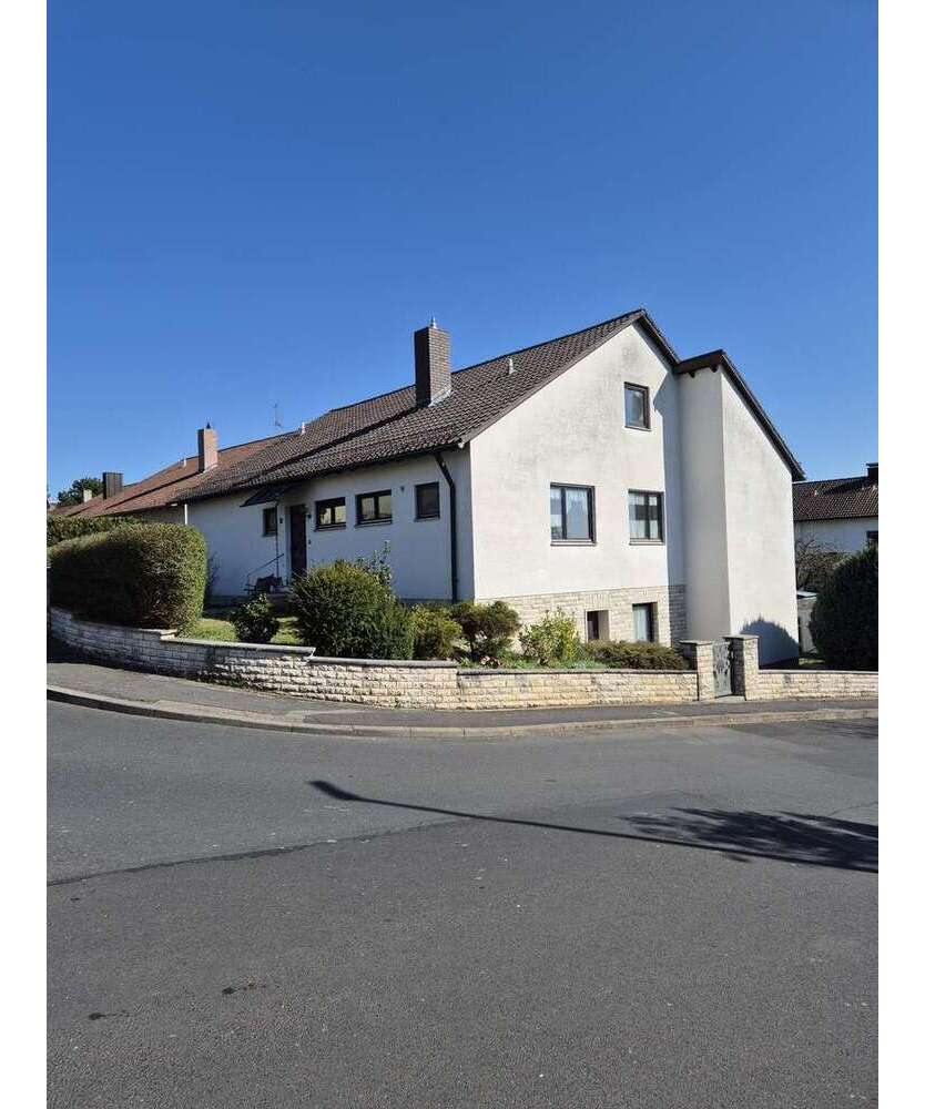 Haus zum Kaufen in Höchberg 790.000 € 254 m²