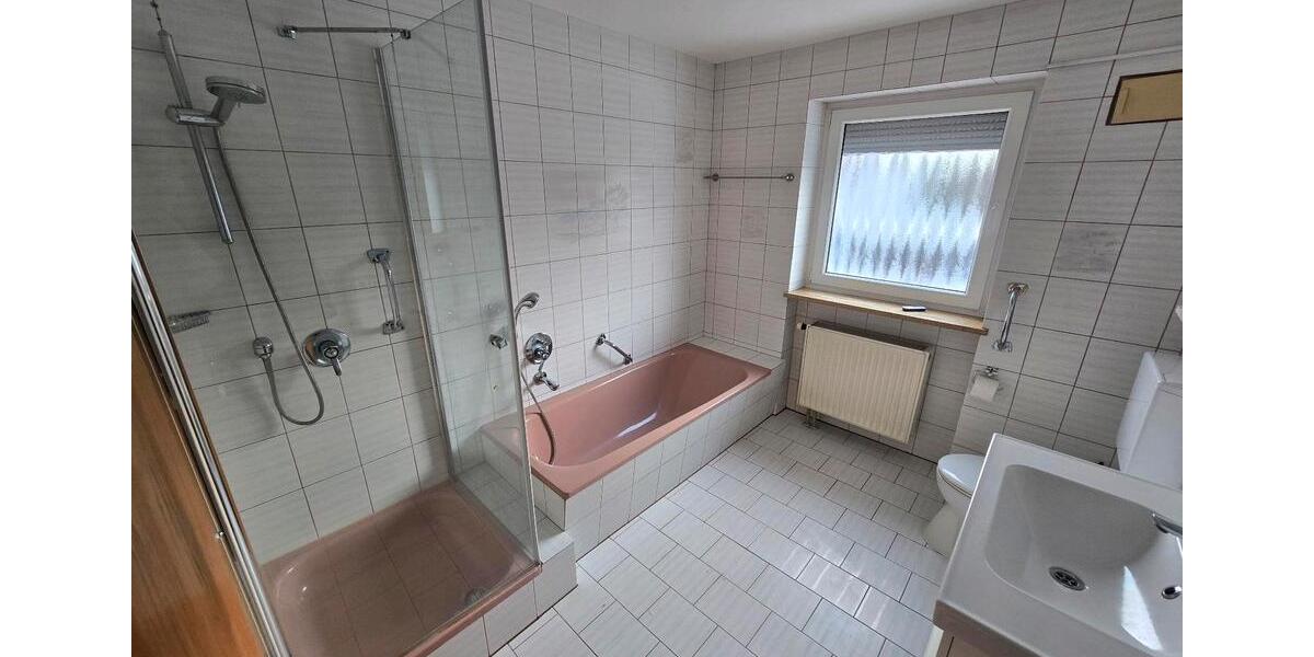 Dachgeschoßwohnung Würzburg Heuchelhof - 3.5 Zimmer, 83 m&sup2;, 1.350&euro; | Angebot:24765834