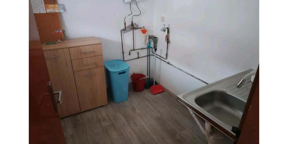 Einfamilienhaus Werneck - 8 Zimmer, 170 m&sup2;, 300.000&euro; | Angebot:26638488