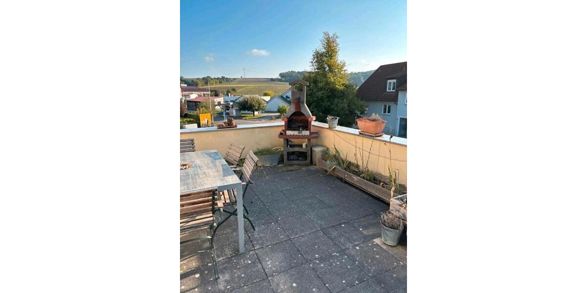 Erdgeschoßwohnung Neubrunn - 3 Zimmer, 120 m&sup2;, 1.100&euro; | Angebot:26459672