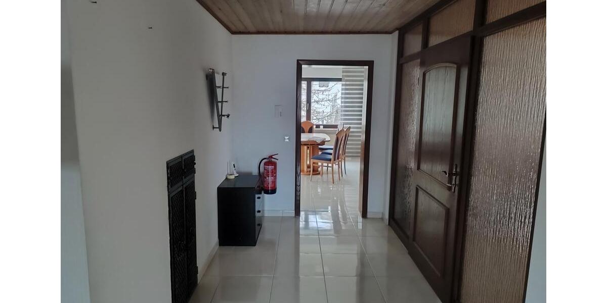 Etagenwohnung Grünsfeld - 6 Zimmer, 190 m&sup2;, 1.800&euro; | Angebot:26038449