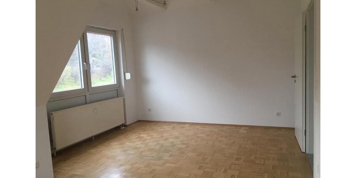 Dachgeschoßwohnung Frickenhausen am Main - 3 Zimmer, 99 m&sup2;, 1.000&euro; | Angebot:26560530