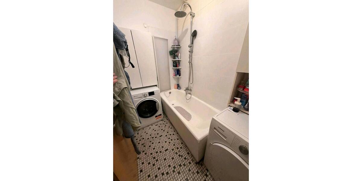 Dachgeschoßwohnung Gerbrunn - 5.5 Zimmer, 130 m&sup2;, 1.350&euro; | Angebot:26573287