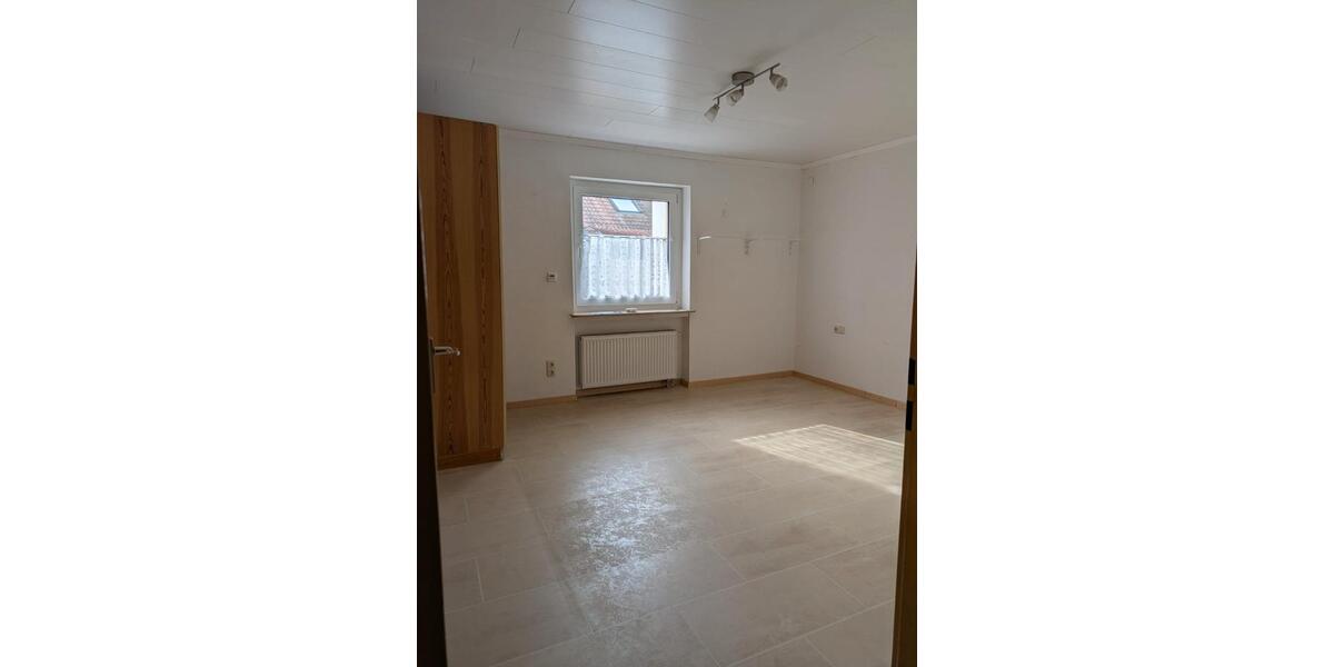 Mehrfamilienhaus, Wohnhaus Albertshofen - 10 Zimmer, 236 m&sup2;, 595.000&euro; | Angebot:26385831