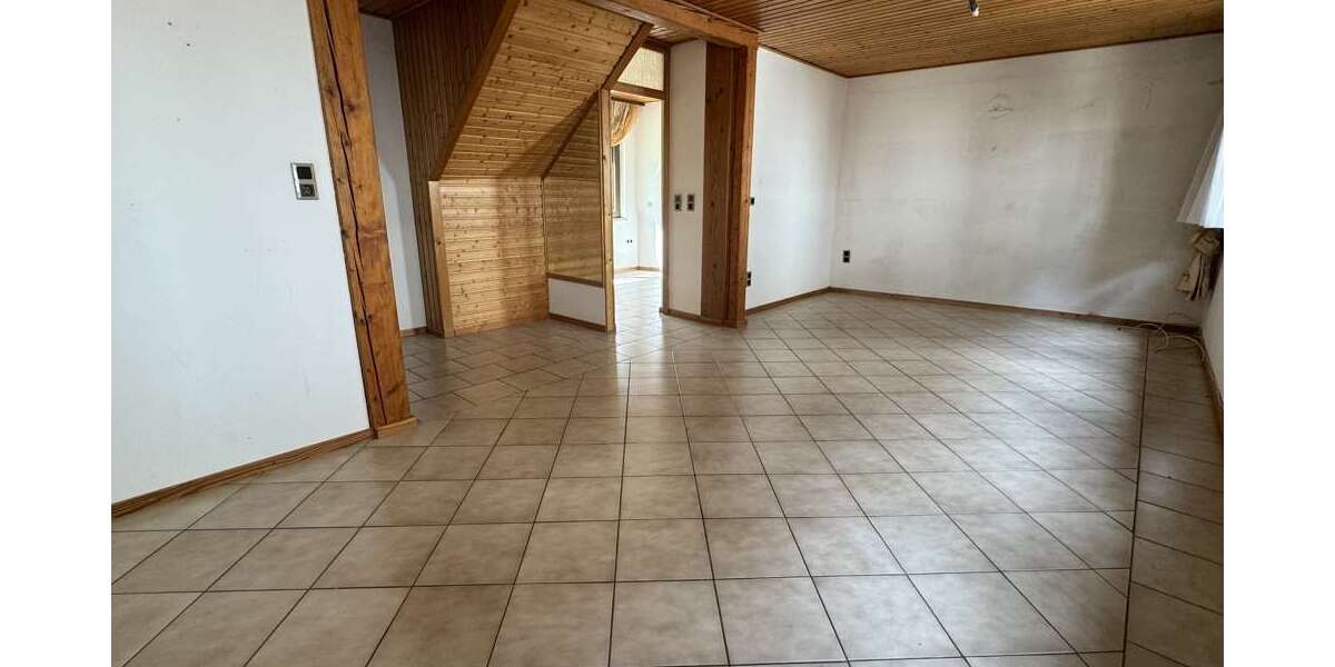 Einfamilienhaus Würzburg Heuchelhof - 9 Zimmer, 158 m&sup2;, 319.000&euro; | Angebot:27302197