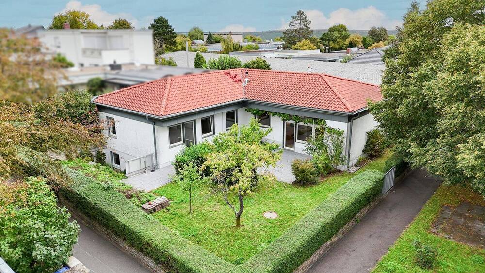 Reihenendhaus Würzburg Heuchelhof - 7 Zimmer, 170 m&sup2;, 590.000&euro; | Angebot:26028388