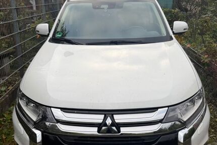 Mitsubishi Outlander 149.100 km 17.995 € Erlabrunn 97250