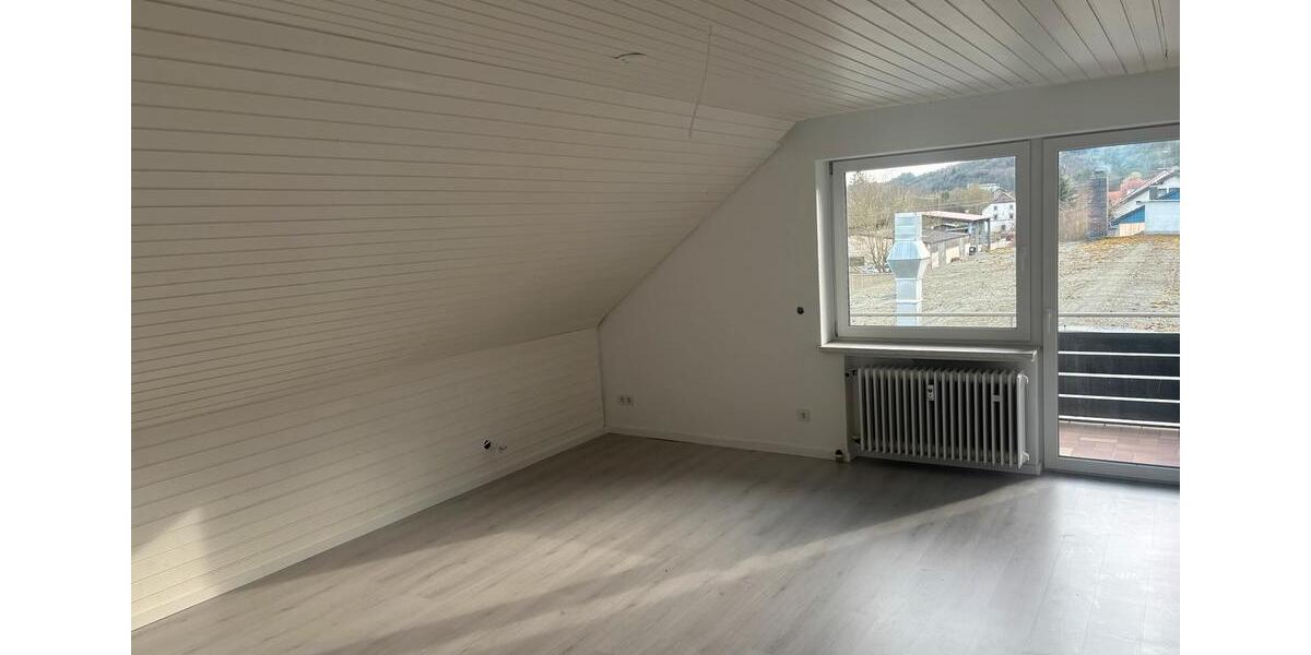 Dachgeschoßwohnung Tauberbischofsheim - 3 Zimmer, 110 m&sup2;, 850&euro; | Angebot:24840624