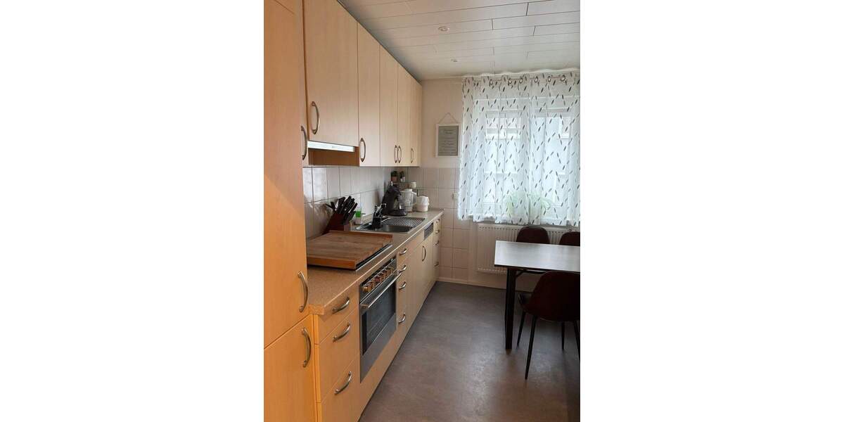 Zentrale 3 Zimmerwohnung mit toller Einbauküche und Balkon in Kitzingen ! 3 zimmer