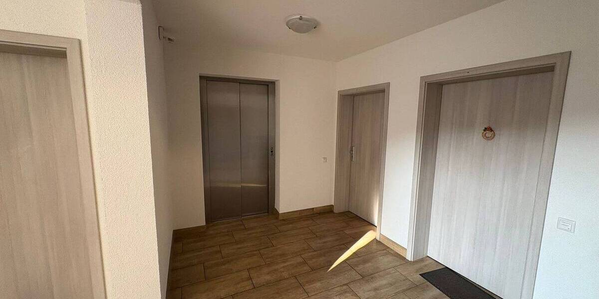 Mehrfamilienhaus, Wohnhaus Kitzingen - 5 Zimmer, 1 m&sup2;, 4.050.000&euro; | Angebot:25985985