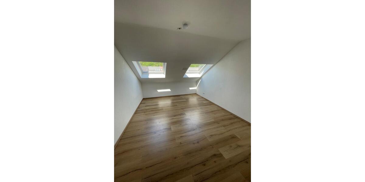 Dachgeschoßwohnung Randersacker - 2 Zimmer, 55 m&sup2;, 860&euro; | Angebot:26033547