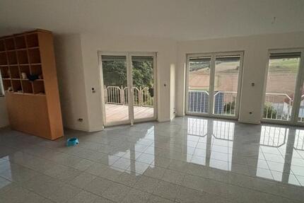 Wohnung Altertheim - 2 Zimmer, 100 m&sup2;, 850&euro; | Angebot:25425294