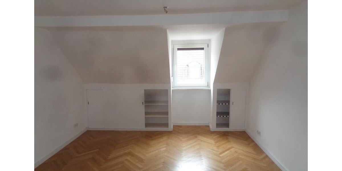 Dachgeschoßwohnung Würzburg Sanderau - 3 Zimmer, 61 m&sup2;, 600&euro; | Angebot:25988938