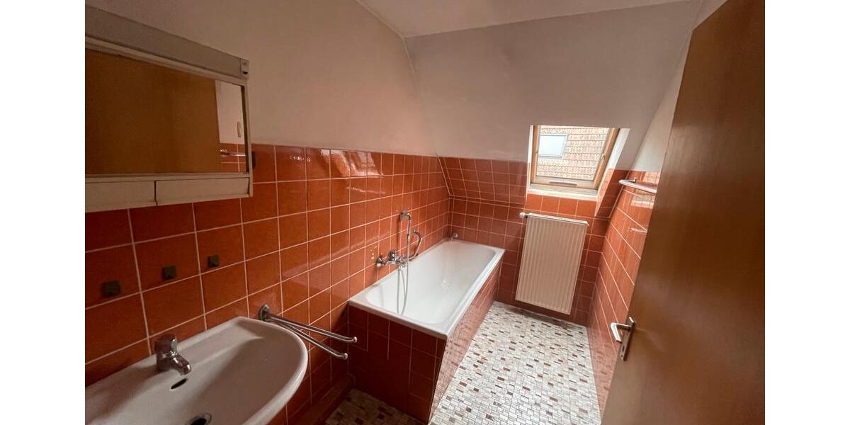 Mehrfamilienhaus, Wohnhaus Dettelbach - 8 Zimmer, 191 m&sup2;, 199.000&euro; | Angebot:26991778