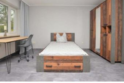 Sofort verfügbar, vollmöbliertes WG - Zimmer 3 zimmer