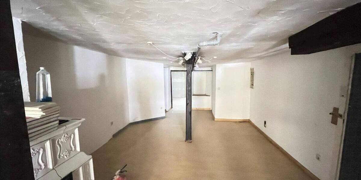 Mehrfamilienhaus, Wohnhaus Tauberbischofsheim - 8 Zimmer, 300 m&sup2;, 192.500&euro; | Angebot:25706844