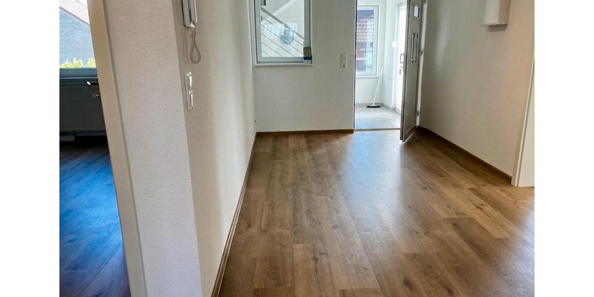 Etagenwohnung Grafenrheinfeld - 5 Zimmer, 135 m&sup2;, 1.200&euro; | Angebot:26329453