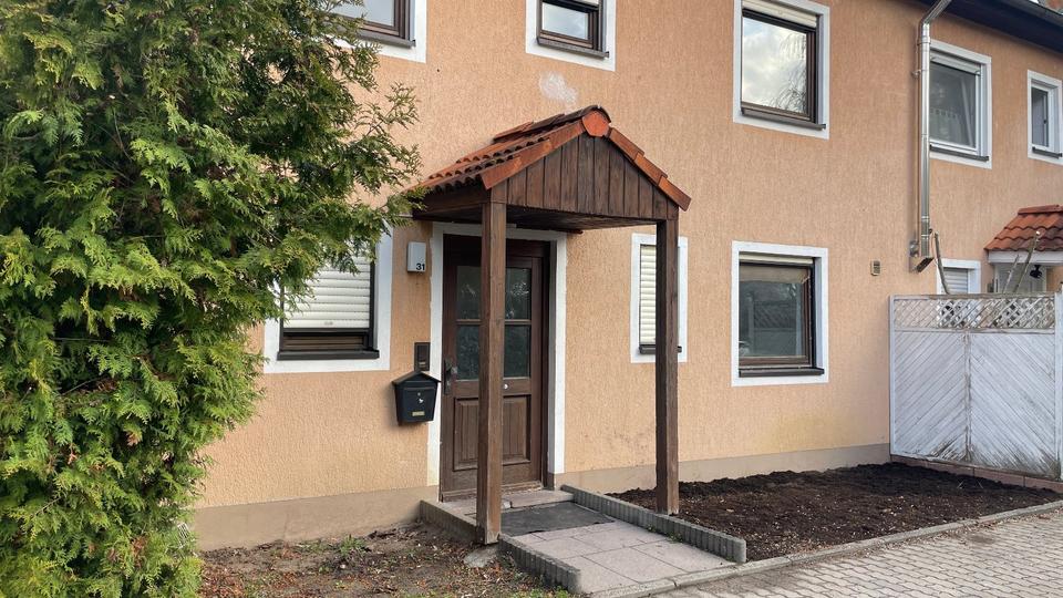 Reihenhaus Kitzingen - 5 Zimmer, 174 m&sup2;, 1.250&euro; | Angebot:26237536