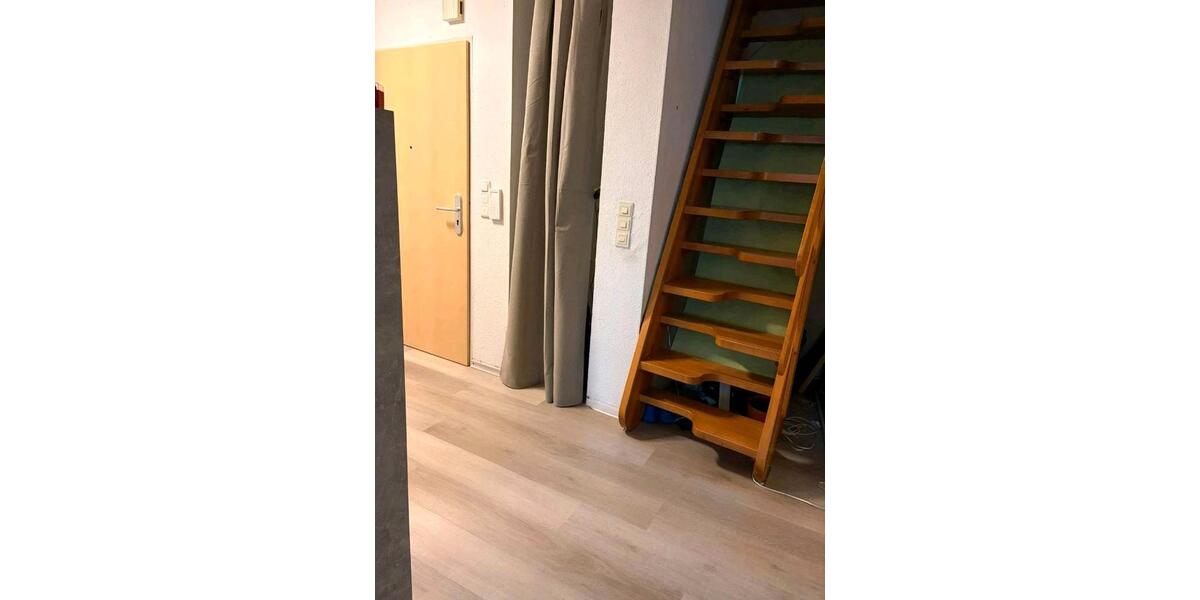Dachgeschoßwohnung Gerbrunn - 5.5 Zimmer, 130 m&sup2;, 1.350&euro; | Angebot:26573287