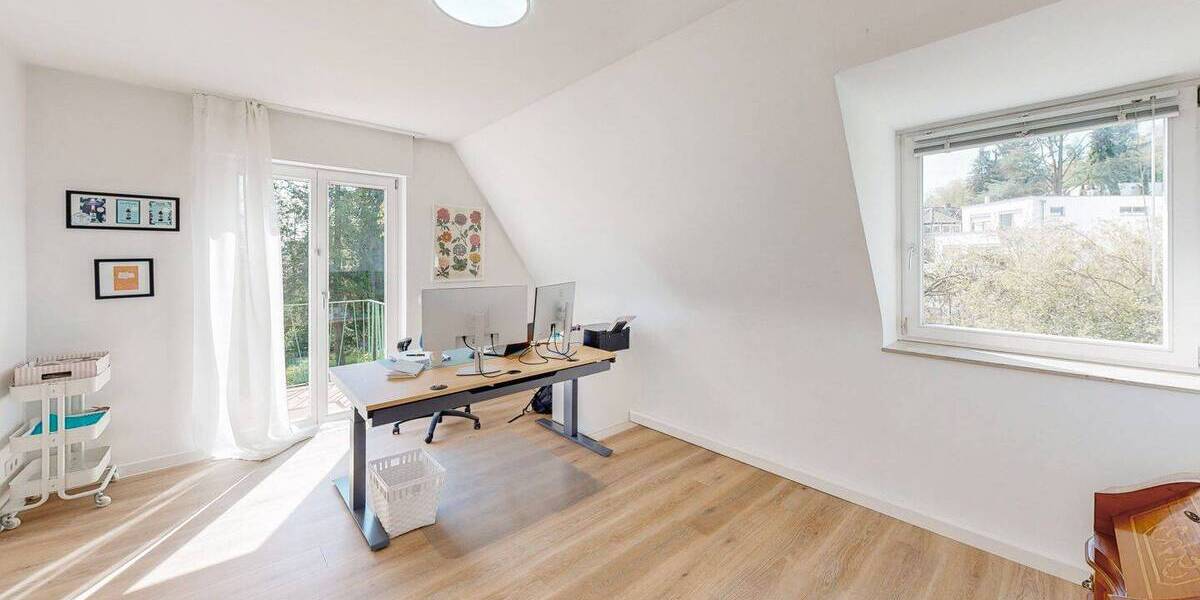 Einfamilienhaus Würzburg Steinbachtal - 9 Zimmer, 232 m&sup2;, 1.280.000&euro; | Angebot:26875318