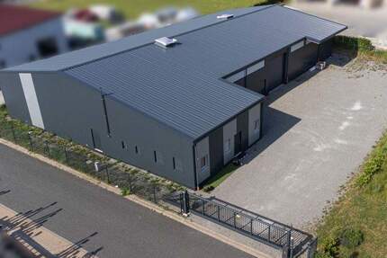 Großzügige Halle mit top Verkehrsanbindung zimmer