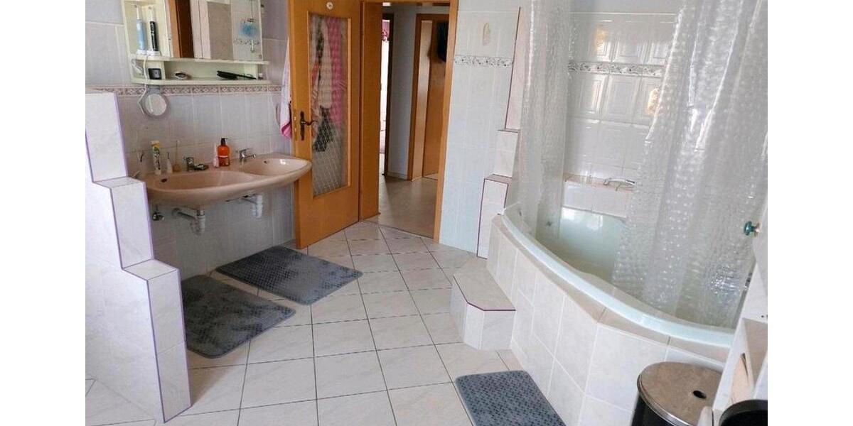 Etagenwohnung Triefenstein - 6 Zimmer, 194 m&sup2;, 319.000&euro; | Angebot:26549065
