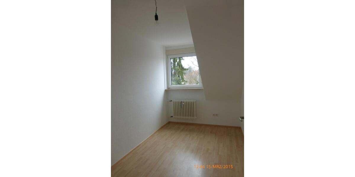 Dachgeschoßwohnung Gerbrunn - 3 Zimmer, 71 m&sup2;, 860&euro; | Angebot:26665642