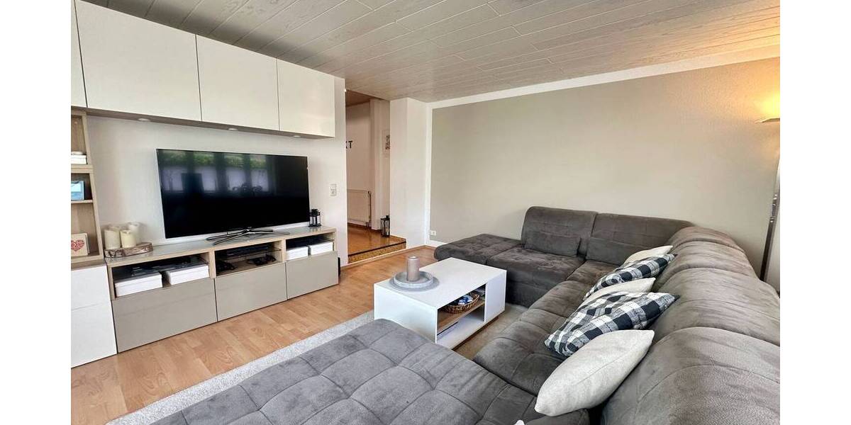 Etagenwohnung Zell am Main - 4 Zimmer, 105 m&sup2;, 350.000&euro; | Angebot:26438132