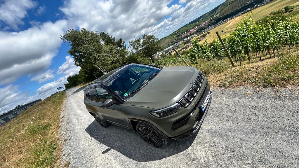 Jeep Compass 89.000 km 23.500 € Hettstadt 97265