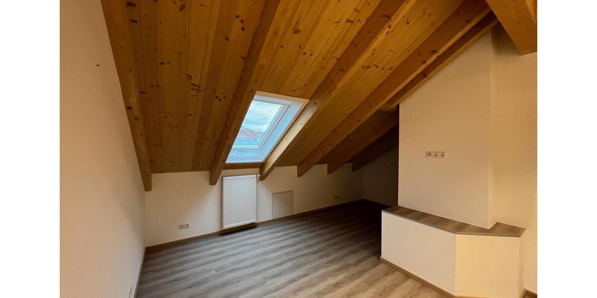 Dachgeschoßwohnung Arnstein - 3 Zimmer, 103 m&sup2;, 1.150&euro; | Angebot:26335458