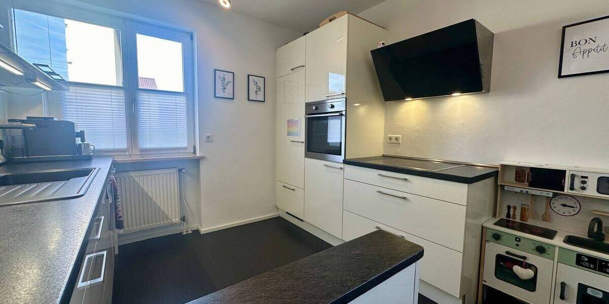 Etagenwohnung Zell am Main - 4 Zimmer, 105 m&sup2;, 350.000&euro; | Angebot:26438132