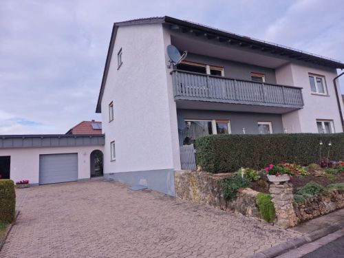 2-Familienhaus + ausgebautes Dachgeschoss in Ortsrandlage von 97450 Arnstein-Altbessingen - Zweifamilienhaus Arnstein Arnstein , Unterfr | Angebot:25956521